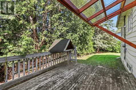 303 Hoylake Crescent Ottawa ON K1E 1M1