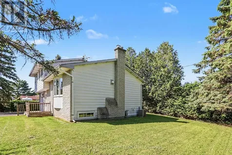 303 Hoylake Crescent Ottawa ON K1E 1M1
