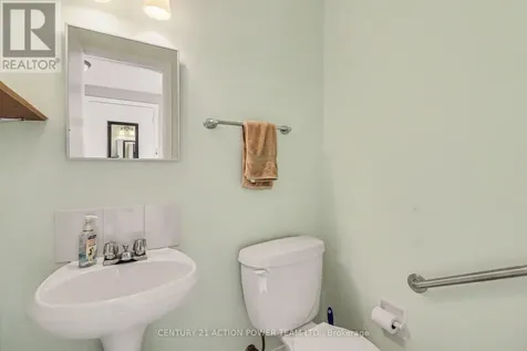 303 Hoylake Crescent Ottawa ON K1E 1M1