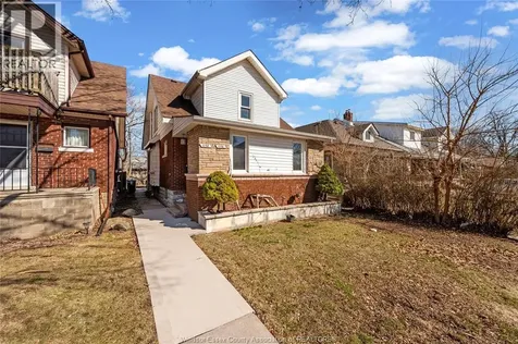 1156 Elm Windsor ON N9A 5H9