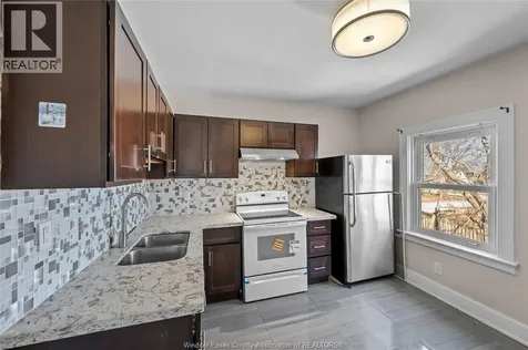 1156 Elm Windsor ON N9A 5H9