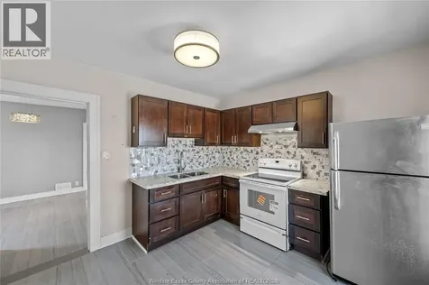 1156 Elm Windsor ON N9A 5H9