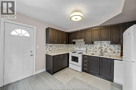 1154 Elm Windsor ON N9A 5H9