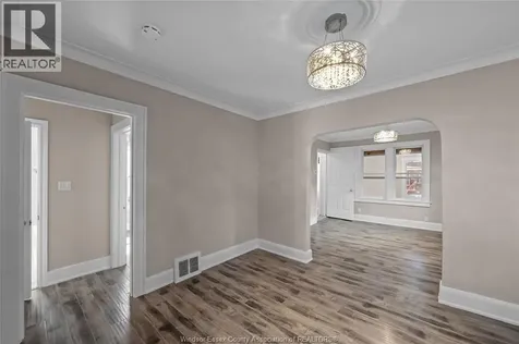 1154 Elm Windsor ON N9A 5H9