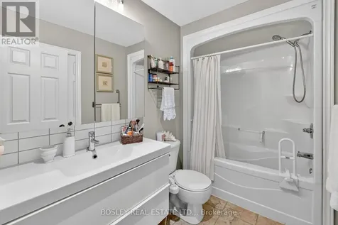 7 Gibson Place St. Catharines (downtown) ON L2R 0A3