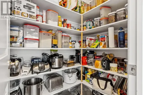 165 Finsbury Avenue Ottawa ON K2S 2P5
