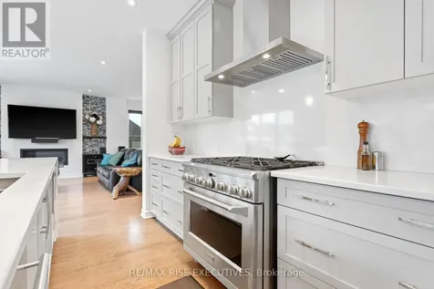 165 Finsbury Avenue Ottawa ON K2S 2P5