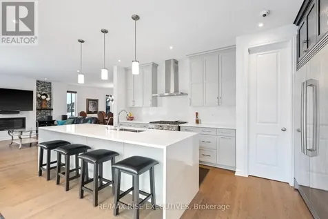 165 Finsbury Avenue Ottawa ON K2S 2P5