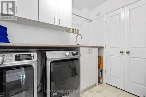 165 Finsbury Avenue Ottawa ON K2S 2P5