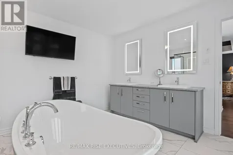 165 Finsbury Avenue Ottawa ON K2S 2P5