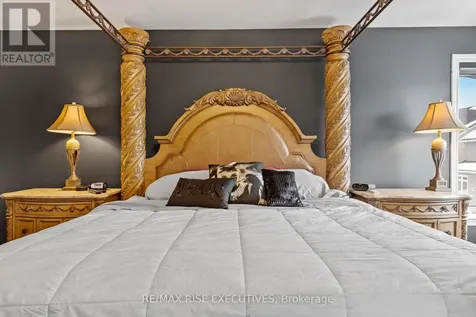 165 Finsbury Avenue Ottawa ON K2S 2P5