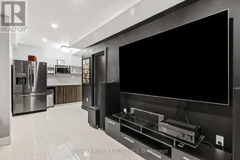 165 Finsbury Avenue Ottawa ON K2S 2P5