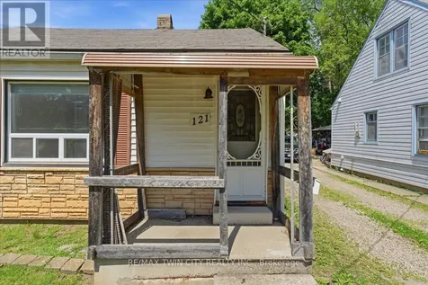 121 Wilkes Street Brantford ON N3T 4W4