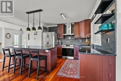 2461 Alta Vista Drive Ottawa ON K1H 7M9