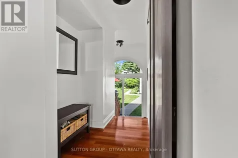 2461 Alta Vista Drive Ottawa ON K1H 7M9