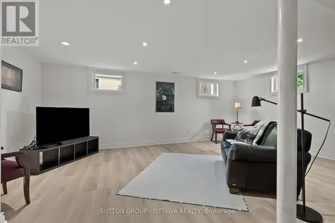 2461 Alta Vista Drive Ottawa ON K1H 7M9