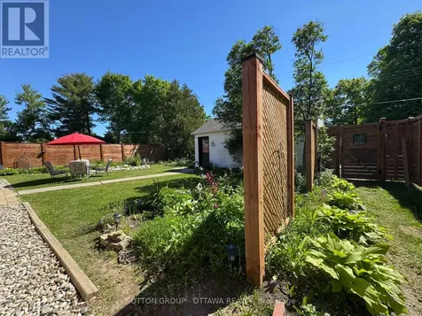 2461 Alta Vista Drive Ottawa ON K1H 7M9