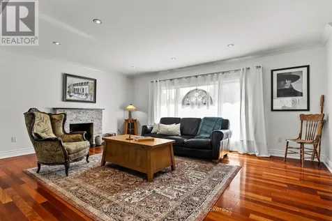 2461 Alta Vista Drive Ottawa ON K1H 7M9