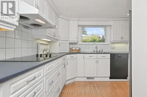 1799 Dorset Drive Ottawa ON K1H 5T7