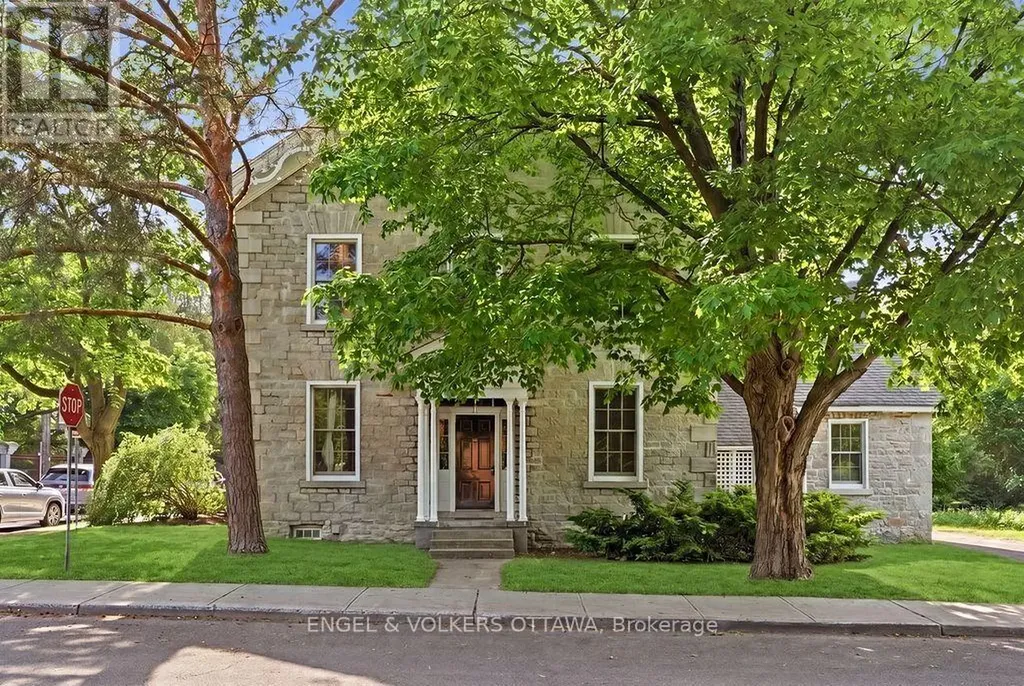 71 Thomas Street Ottawa ON K1M 1M7