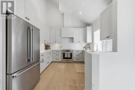 71 Thomas Street Ottawa ON K1M 1M7