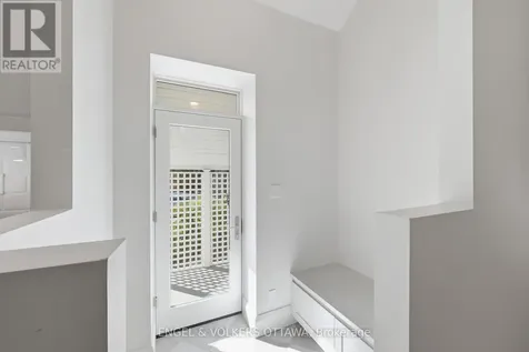 71 Thomas Street Ottawa ON K1M 1M7