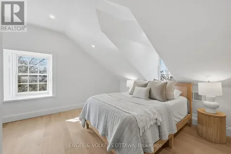 71 Thomas Street Ottawa ON K1M 1M7