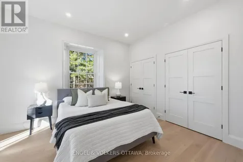71 Thomas Street Ottawa ON K1M 1M7