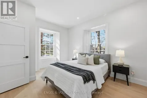 71 Thomas Street Ottawa ON K1M 1M7