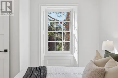 71 Thomas Street Ottawa ON K1M 1M7