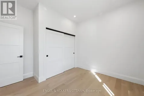 71 Thomas Street Ottawa ON K1M 1M7