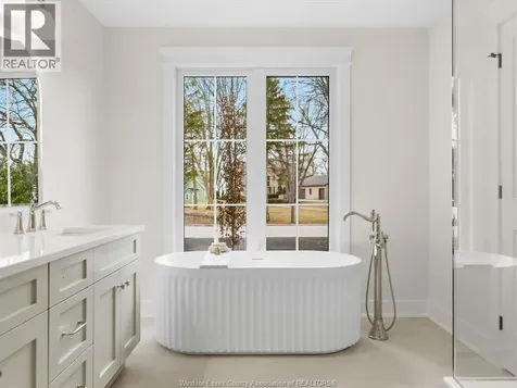 533 Pearl Street Lakeshore ON N8L 0Y4