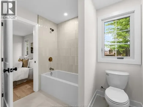 533 Pearl Street Lakeshore ON N8L 0Y4
