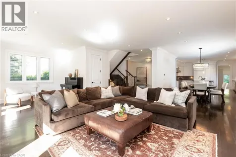 376 Wedgewood Drive Oakville ON L6J 4S1