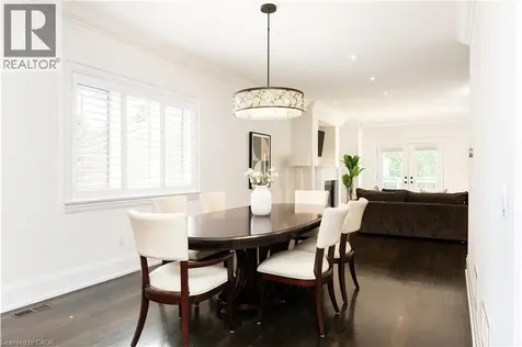 376 Wedgewood Drive Oakville ON L6J 4S1