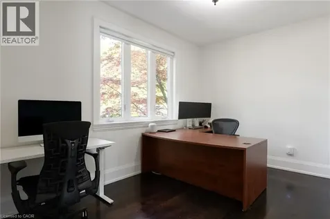 376 Wedgewood Drive Oakville ON L6J 4S1