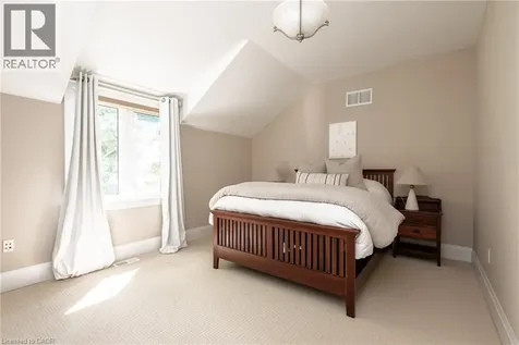376 Wedgewood Drive Oakville ON L6J 4S1