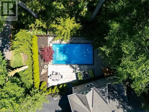 376 Wedgewood Drive Oakville ON L6J 4S1