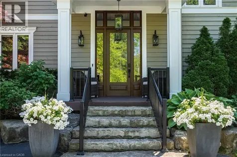 376 Wedgewood Drive Oakville ON L6J 4S1