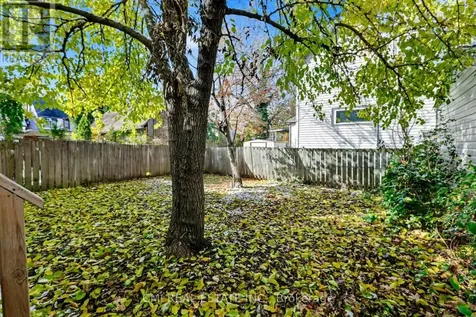 122 Montrose Street Windsor ON N8X 1A3