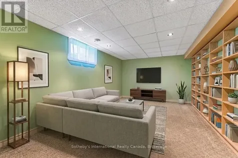 179 Westchester Drive West Kitchener ON N2B 3M8