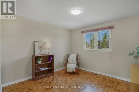 74 Valewood Crescent Ottawa ON K1B 4E8