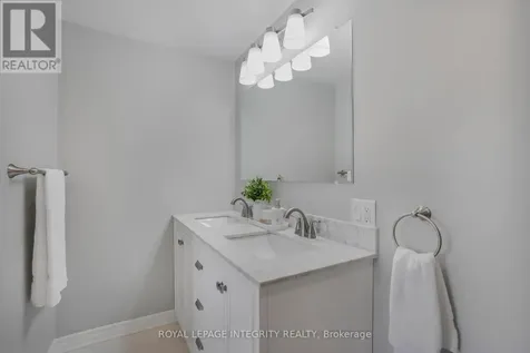 74 Valewood Crescent Ottawa ON K1B 4E8