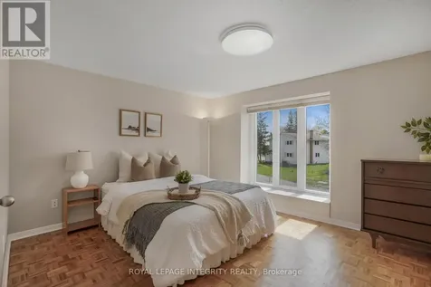 74 Valewood Crescent Ottawa ON K1B 4E8