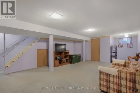 74 Valewood Crescent Ottawa ON K1B 4E8