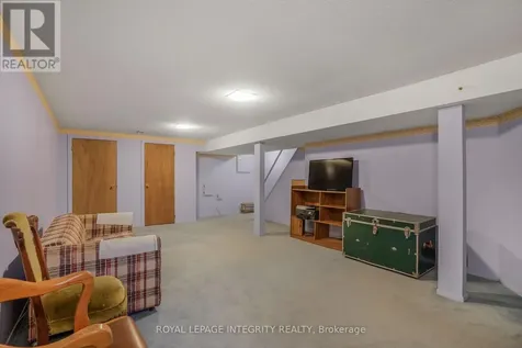 74 Valewood Crescent Ottawa ON K1B 4E8