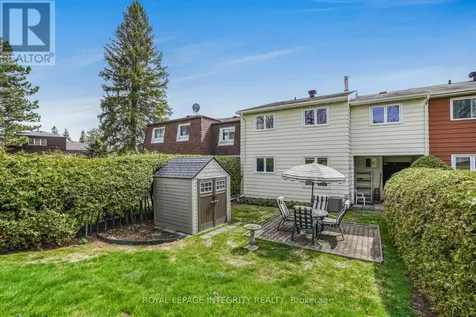74 Valewood Crescent Ottawa ON K1B 4E8