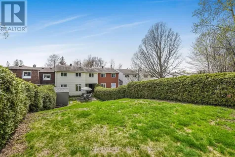 74 Valewood Crescent Ottawa ON K1B 4E8