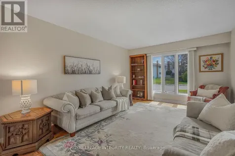 74 Valewood Crescent Ottawa ON K1B 4E8