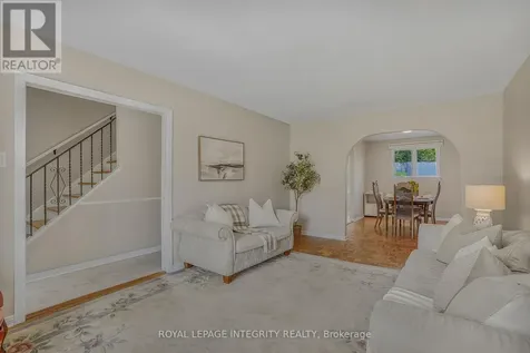 74 Valewood Crescent Ottawa ON K1B 4E8